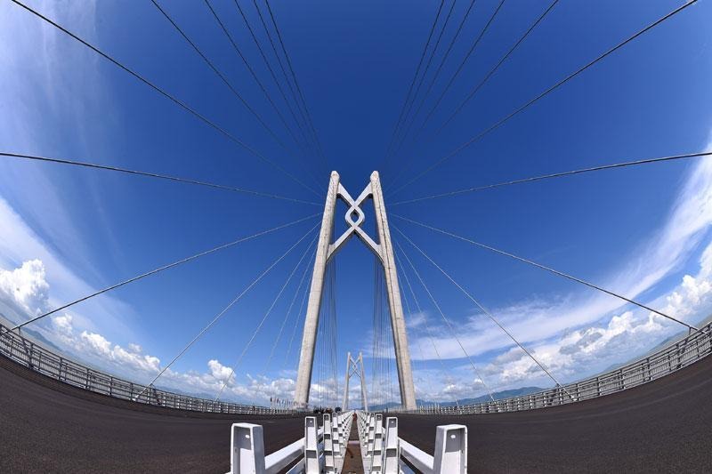 2球王会019 年真是太棒了。我国的国家特大工程港珠澳大桥，是一次很棒的经历。